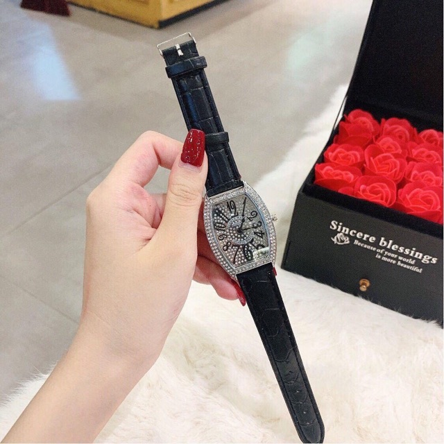 Đồng hồ nữ Modiya mặt thoi dây dây da đính đá viền bạc