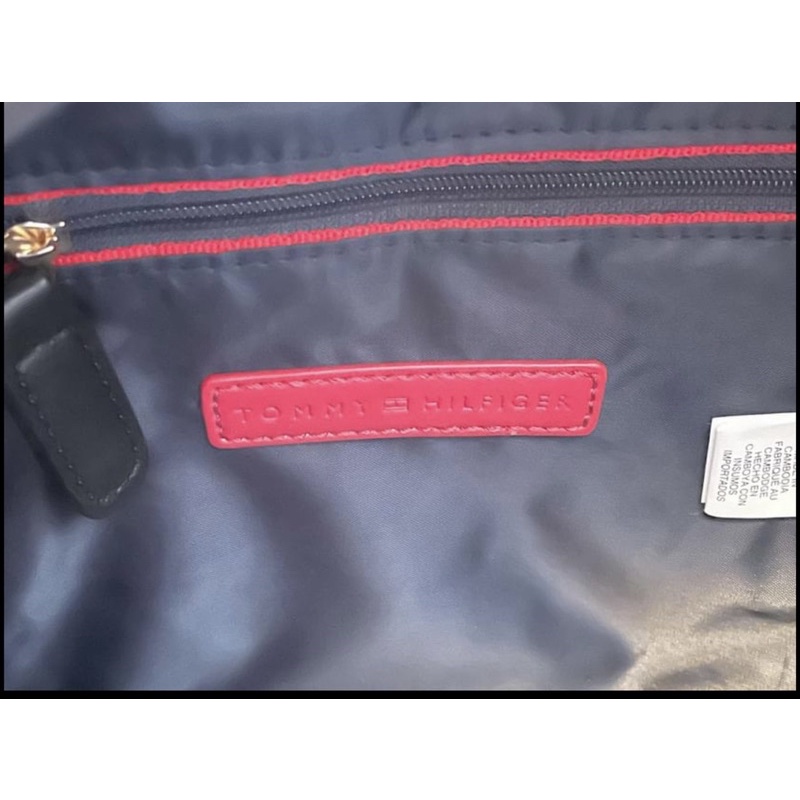 Pass balo mini Tommy Hilfiger lúc mua tại store ơ Mỹ 88€, chưa mang còn tag mới 100% pass lại 1tr.