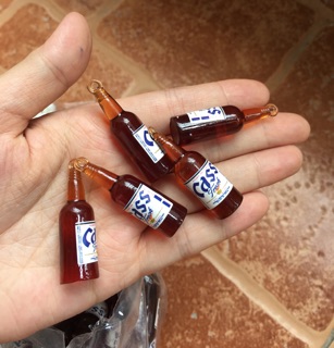 Cặp chai soju có lỗ xỏ
