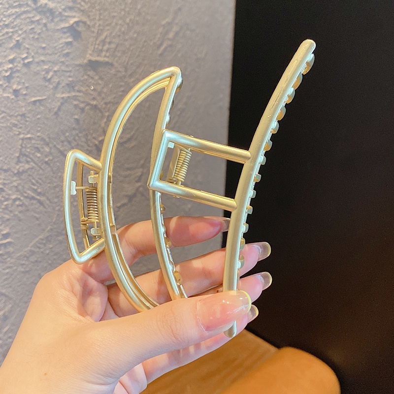 Kẹp tóc kim loại phối ngọc trai nhân tạo thanh lịch