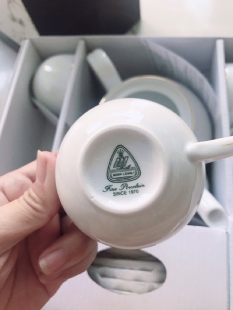 Bộ Ấm Trà Minh Long 0.8 L Camelia Chỉ Vàng