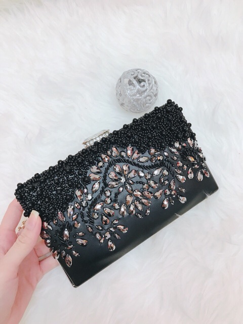 Clutch cầm tay đính cườm sang trọng