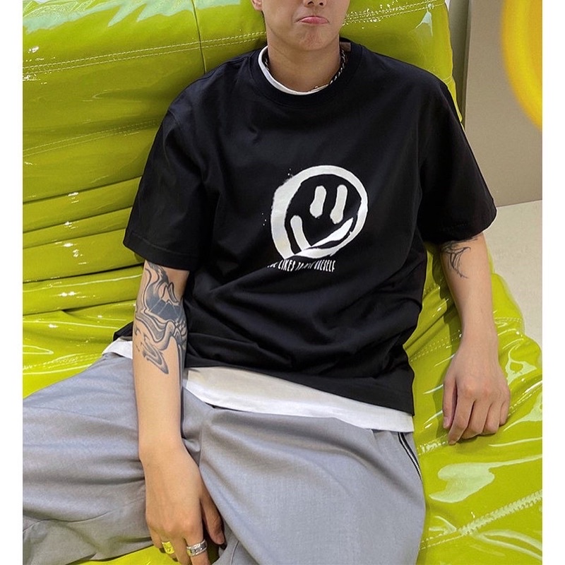 Áo thun tay lỡ nam nữ,in hình One 2 màu