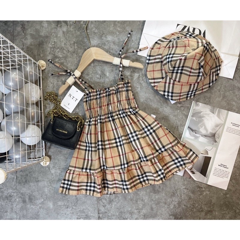 Váy 2 dây Bbr kèm mũ bé gái