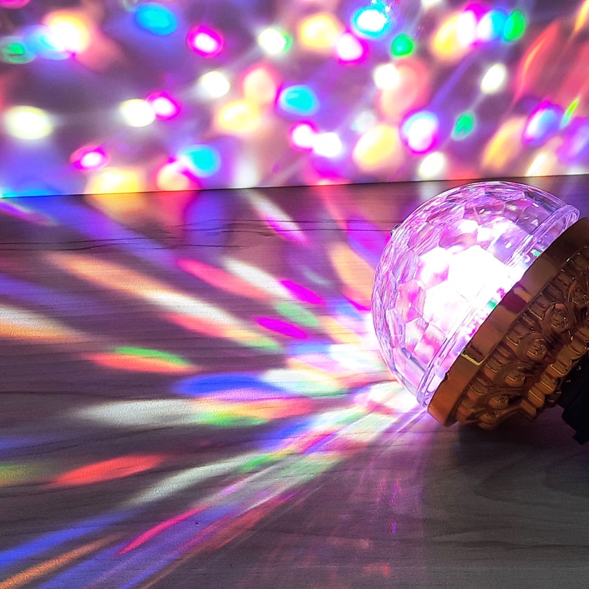 FREESHIP Đèn Led Xoay Laser 7 Màu, Đèn Sân Khấu, Vũ Trường, Bar Tặng Kèm Đuôi Cắm