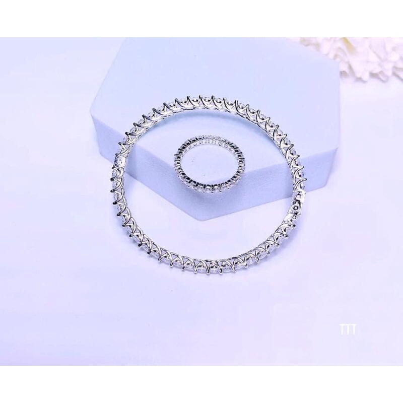 Vòng cứng full đá bạc ta cho bạn gái