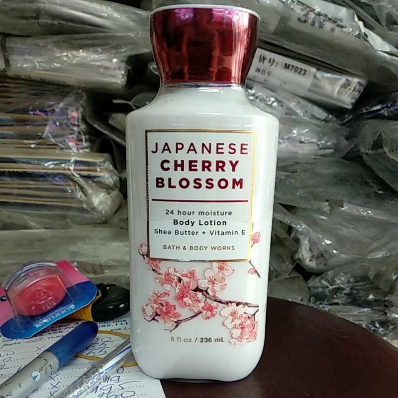 JAPANESE CHERRY BLOSSOM Shea & Vitamin E body lotion 236ml