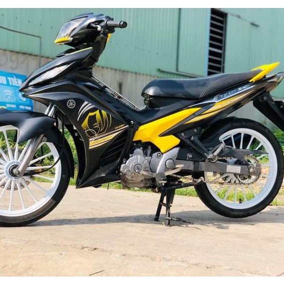 Tem rời exciter 135 màu vàng đen chất liệu keo in mccal màng bóng