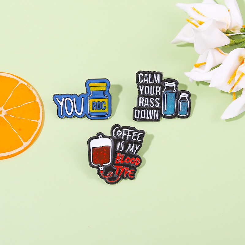Trâm cài áo QIHE JEWELRY họa tiết chữ Coffee Blood vui nhộn làm quà cho bạn bè