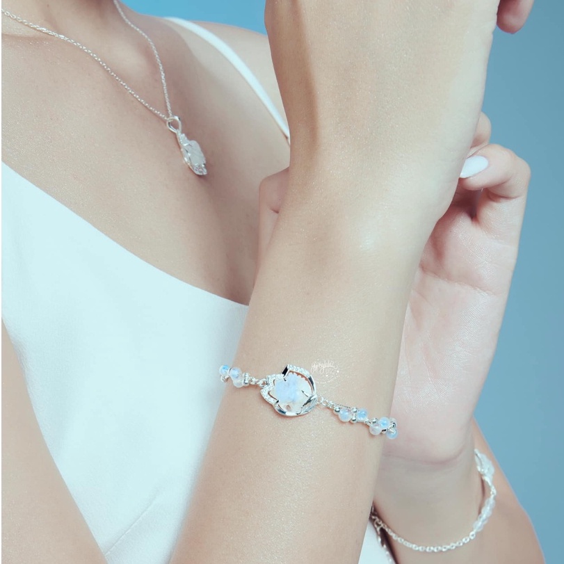 Vòng Tay Embrace Hồ Ly Đá Ánh Trăng Thiên Nhiên Phong Thuỷ May Mắn SP004006 Gypsy.lala