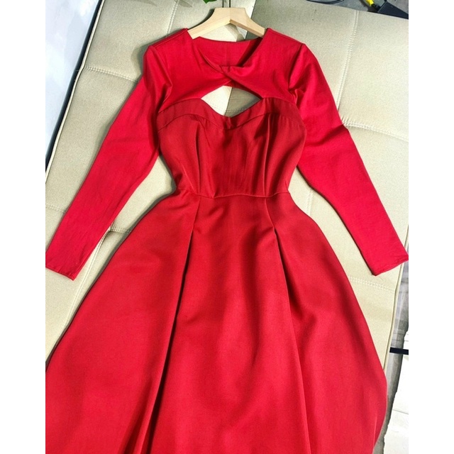 Đầm váy đỏ dài xoè tay dài khoét ngực/lưng kiểu cách sang trọng quý phái nổi bật, đồ hotgirl đi chơi dự tiệc ăn cưới
