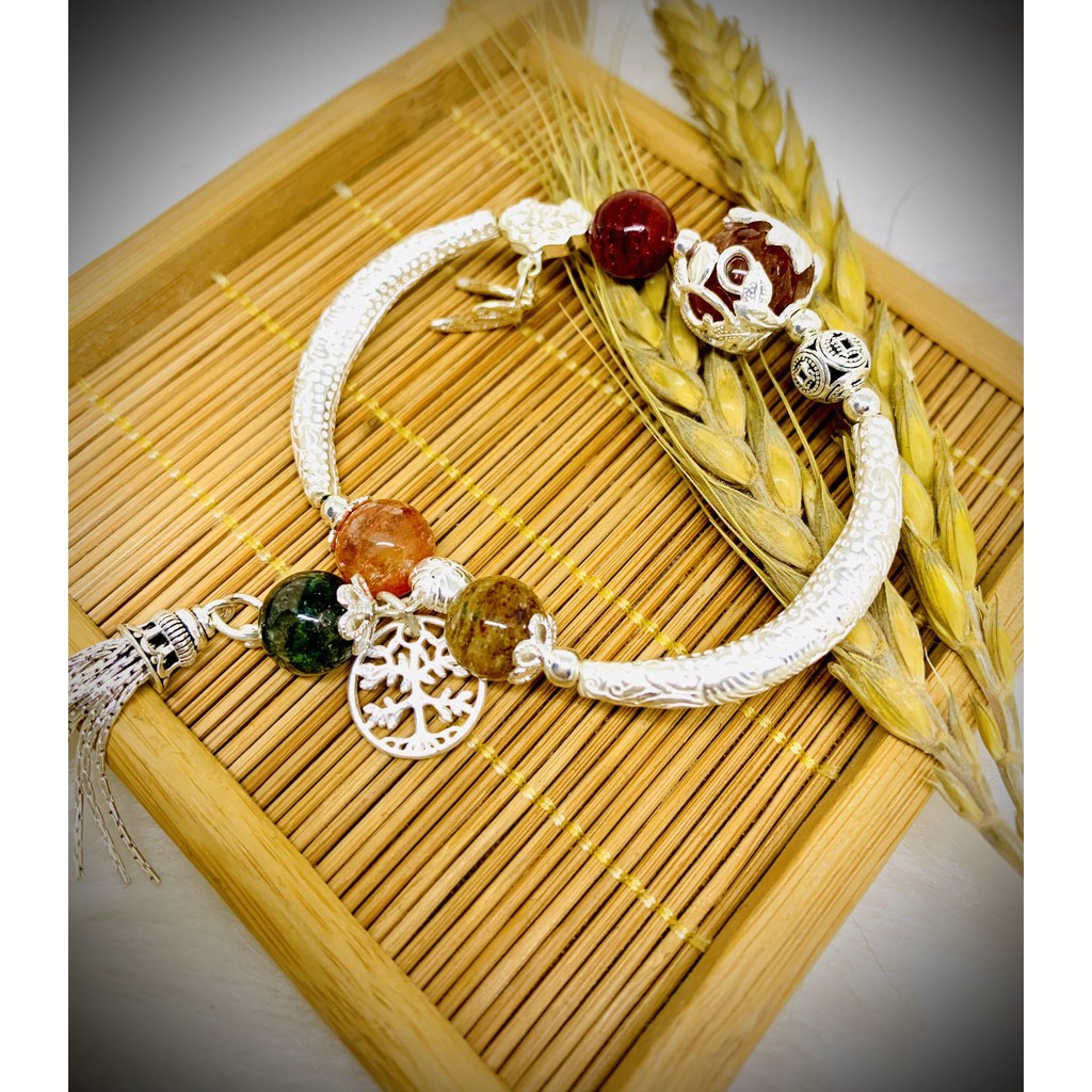Vòng tay đá ưu linh ngũ sắc phối charm bạc HANMYNGHE