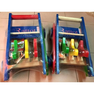 Xe tập đi ba con gà