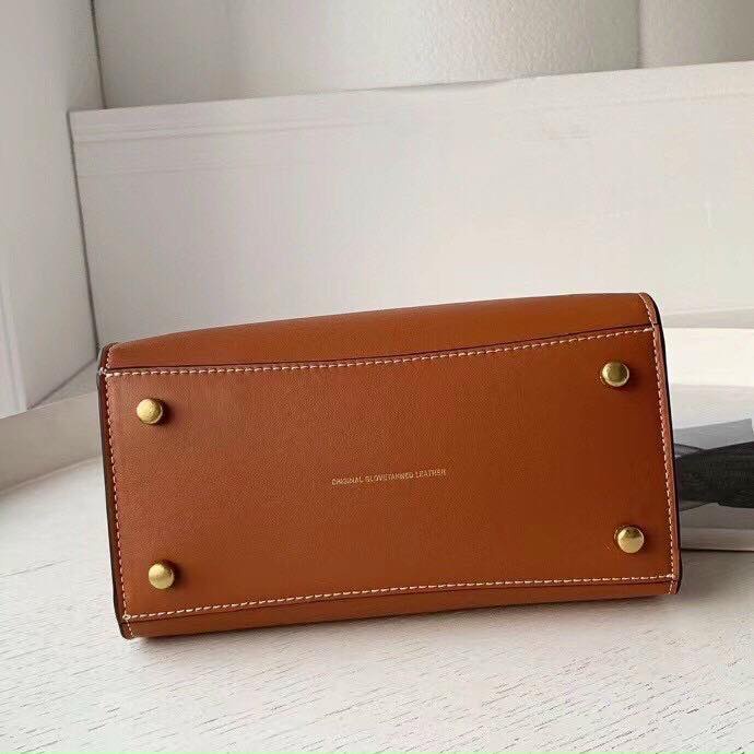 TÚI XÁCH NỮ ĐEO CHÉO SIZE VỪA PHÙ HỢP MANG ĐI LÀM