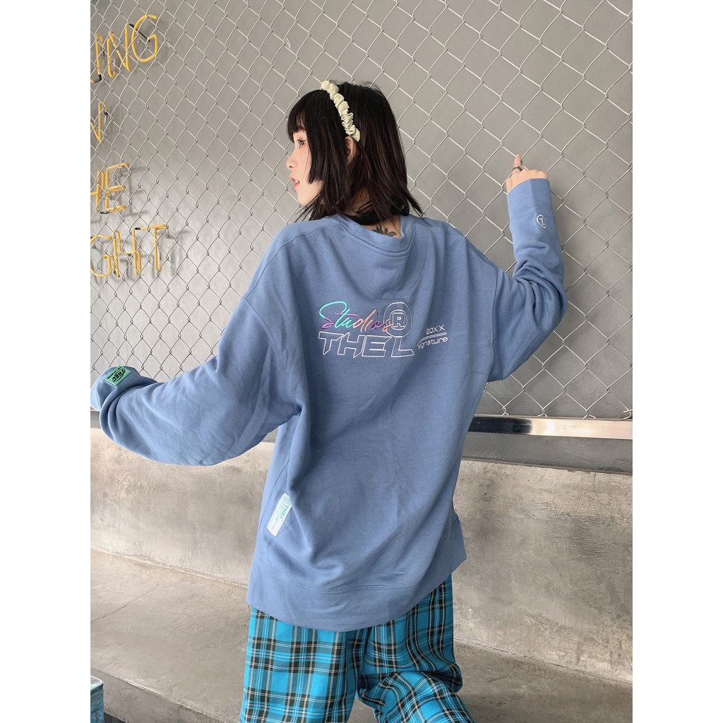 THELSTUDIOS - Áo Sweater thêu logo chạy màu (4 màu) | BigBuy360 - bigbuy360.vn