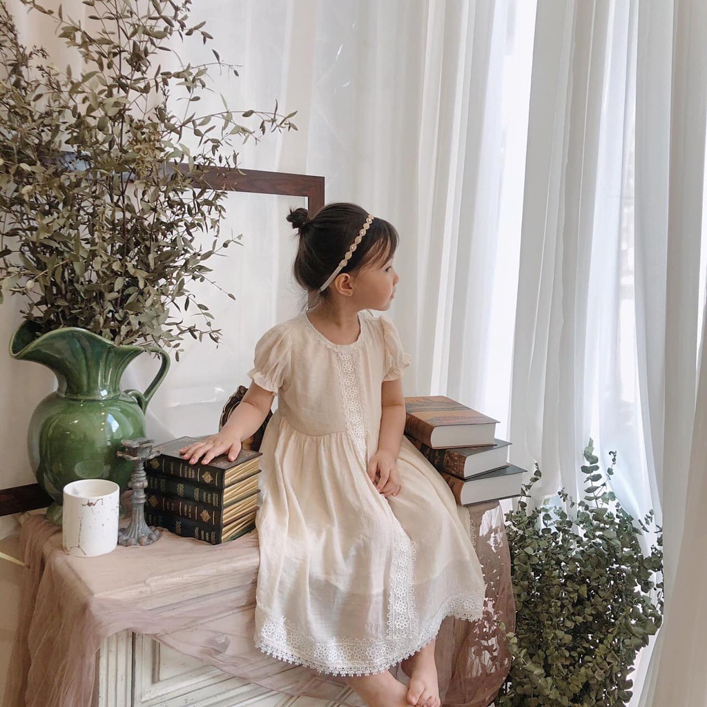 Đầm đũi trắng pha ren xinh xắn cho bé gái