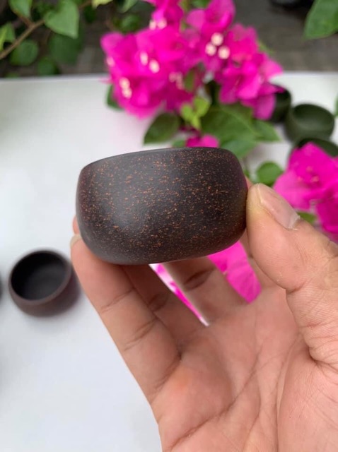 1 chén uống trà hắc kim sa tuyệt đẹp