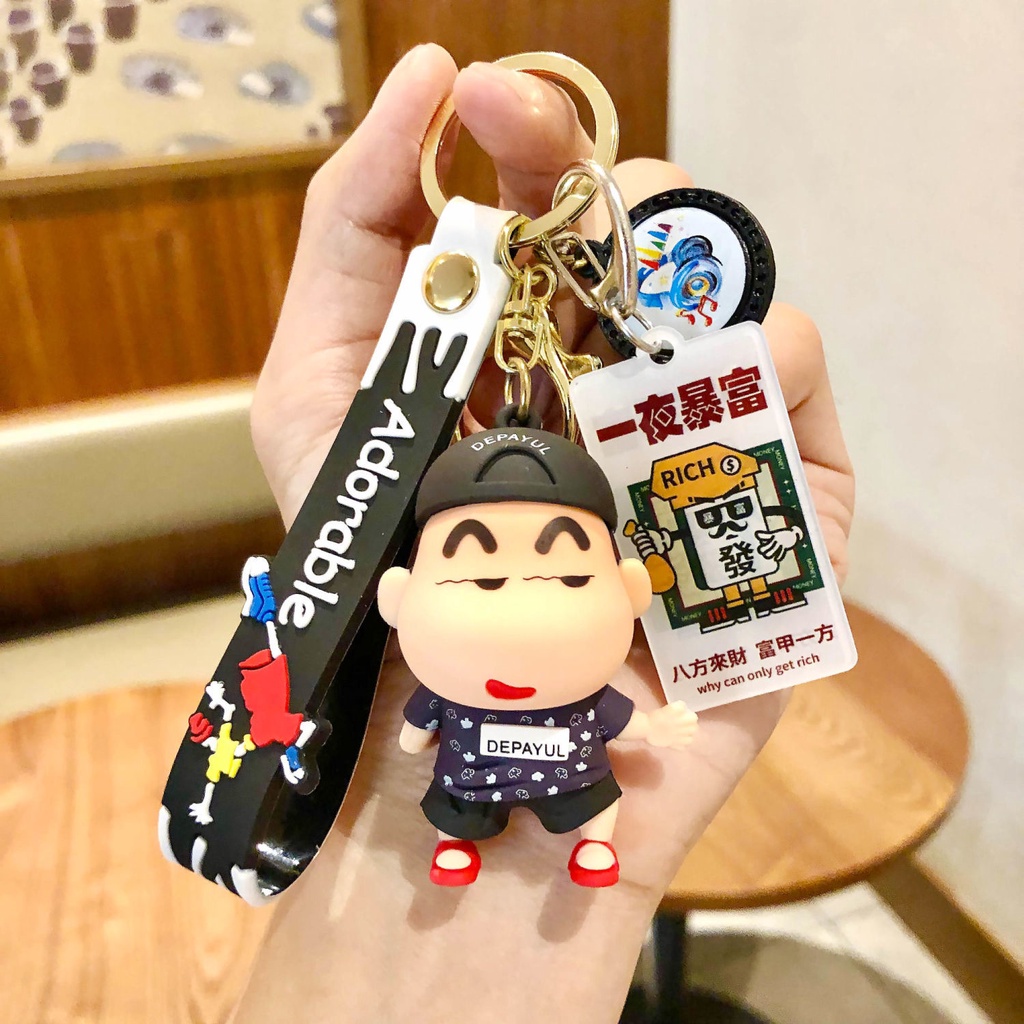 Móc Khóa Xe Hơi Hình Cậu Bé Bút Chì Dễ Thương