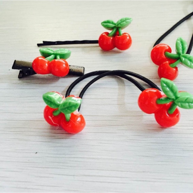 Kẹp tóc cherry