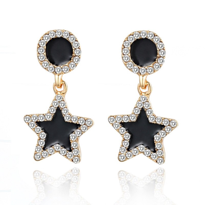 Bông tai hình tròn lớn đính đá lấp lánh làm quà tặng cho nữ