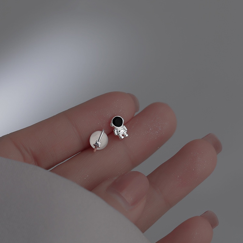 Khuyên Tai Bạc Hình Phi Hành Gia Đính Đá Opal Dễ Thương