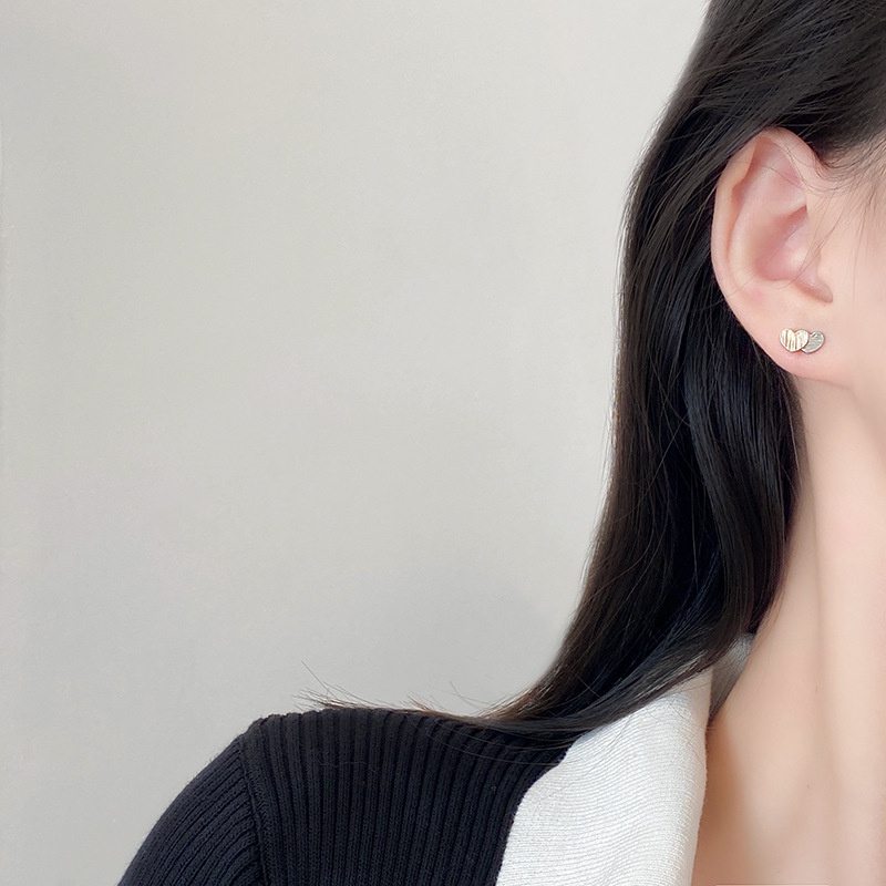 Bông Tai Hình Trái Tim Mini Bằng Kim Loại Màu Sắc Tương Phản Phong Cách Nhật Hàn Thời Trang Cho Nữ