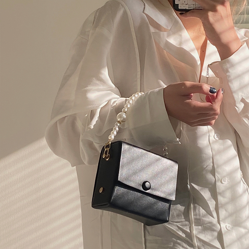 Túi xách thiết kế tay cầm xâu hạt ngọc trai giả phong cách retro Pháp thời trang sang trọng