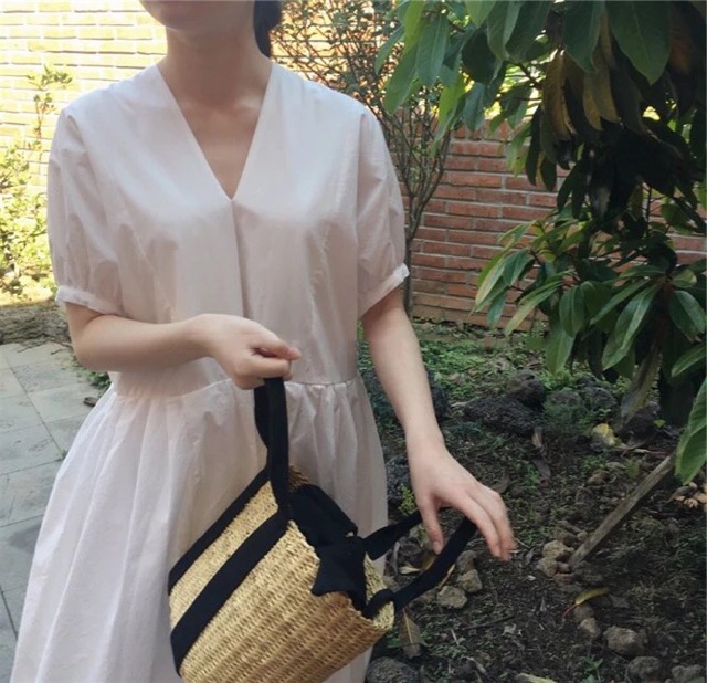 Váy trắng basic dáng xuông