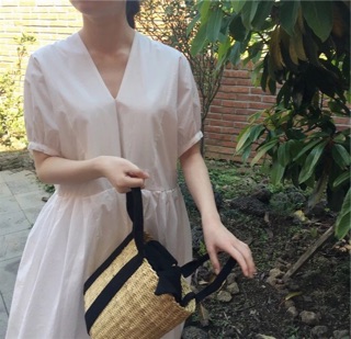 Váy trắng basic dáng xuông