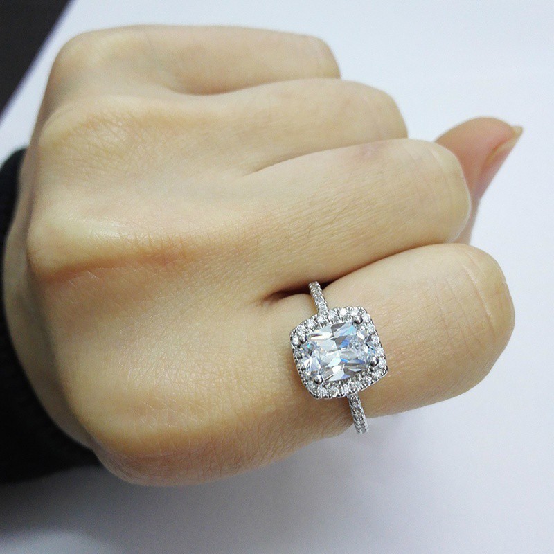 Nhẫn mạ bạch kim siêu sang chảnh với hột đá Topaz Cz trắng và đá Zircon