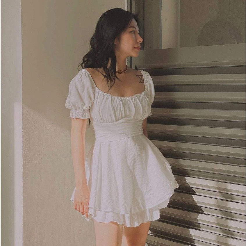 JUMSUIT TRẮNG XẾP LY NGỰC THẮT NƠ LƯNG   Diện em này để dạo phố, du lịch, hẹn hò là quá tuyệt luôn nha các nàng | BigBuy360 - bigbuy360.vn