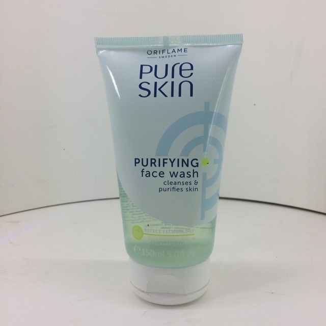 Sữa rữa mặt pure skin làm giảm bớt bã nhờn trên da