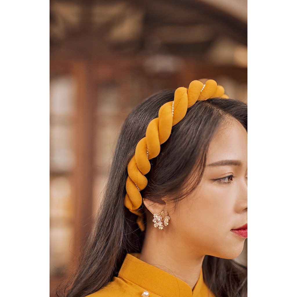 Sumire Store Áo dài Dáng xưa Yên Xuân Vàng