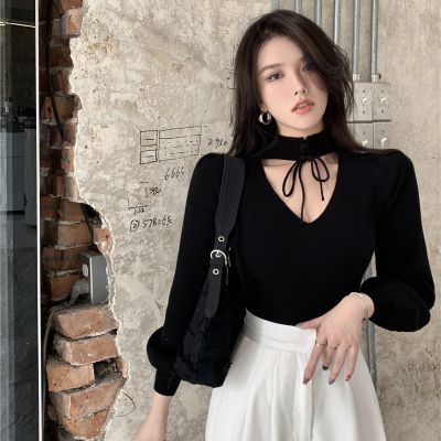 Áo len Pure Cube tay dài cổ chữ V thiết kế khoét lỗ thời trang mùa thu cho nữ