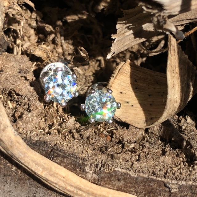 Bông tai Moissanite 4,0 ly xanh dương bạc 925 mạ bạch kim TRẺ TRUNG LẠ MẮT