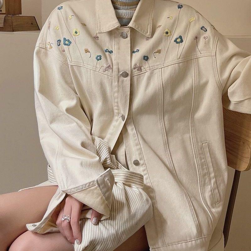 Áo Khoác Denim Thêu Hoa Dáng Rộng Màu Be Sữa Phong Cách Hàn Quốc Mùa Thu Năm 2021 St