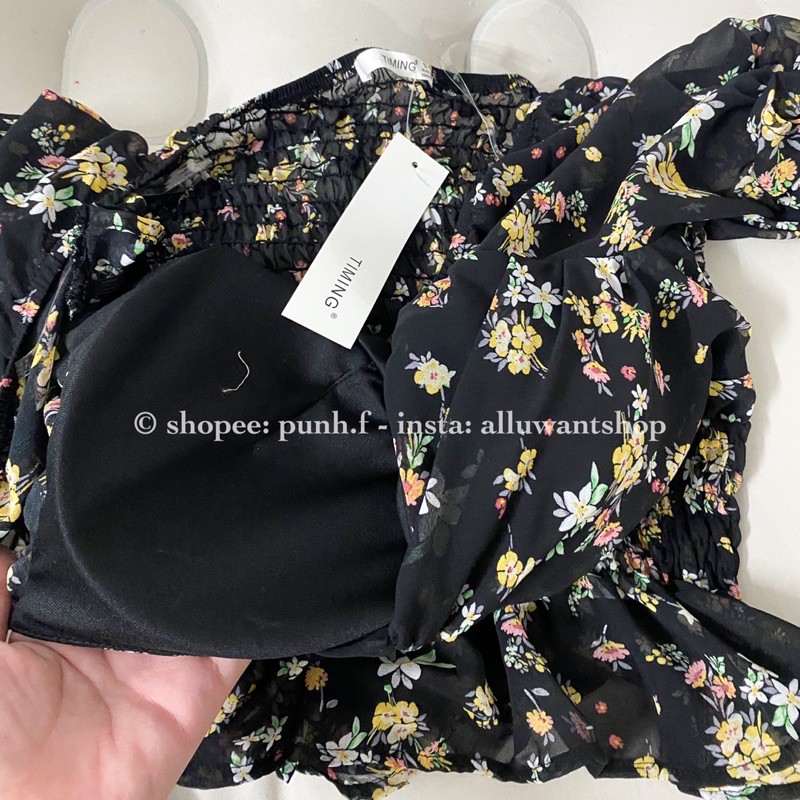 Chân váy và Áo TIMING set có bán lẻ