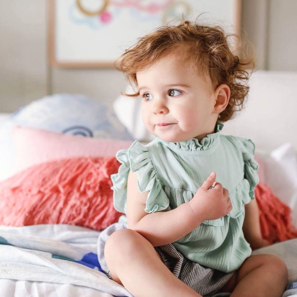 Jumpsuit sát nách ren hoa đáng yêu cho bé gái