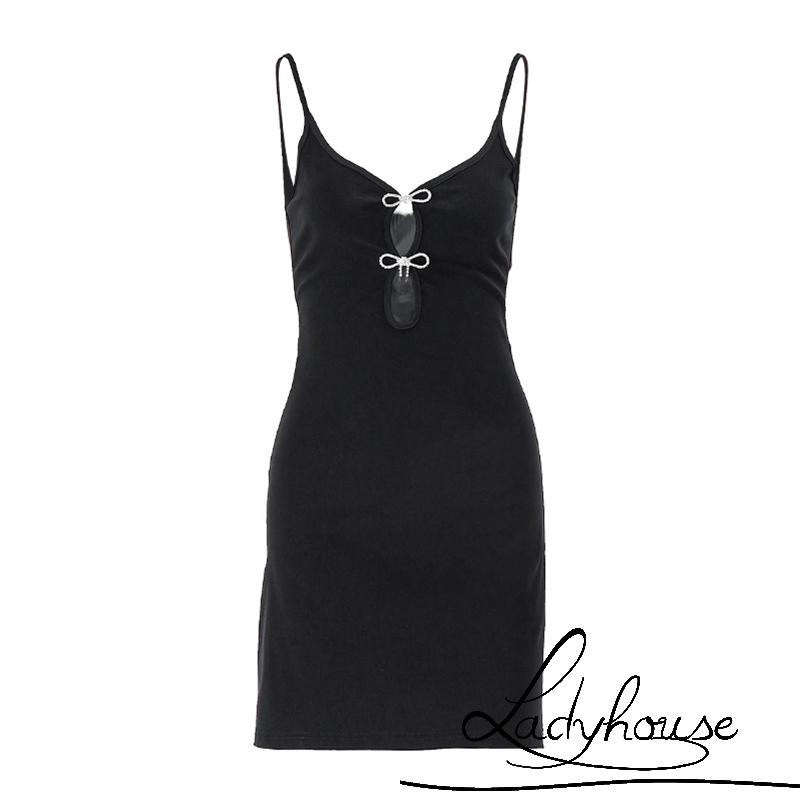 Đầm Ngắn Hai Dây Màu Đen Cổ Chữ V Khoét Sâu Gợi Cảm Cho Nữ