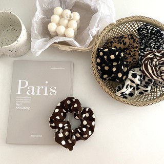 Cột tóc scrunchies màu sắc basic | DANI STORE