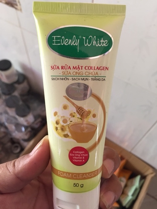 Sữa rửa mặt  sạch nhờn lylyse