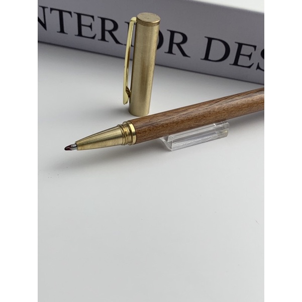 Bút bi bút ký thân gỗ nắp đồng