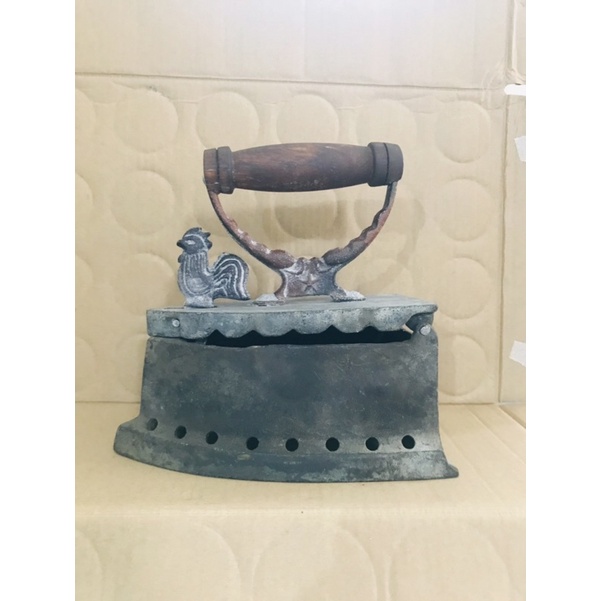 BÀN ỦI CON GÀ CÁN GỖ