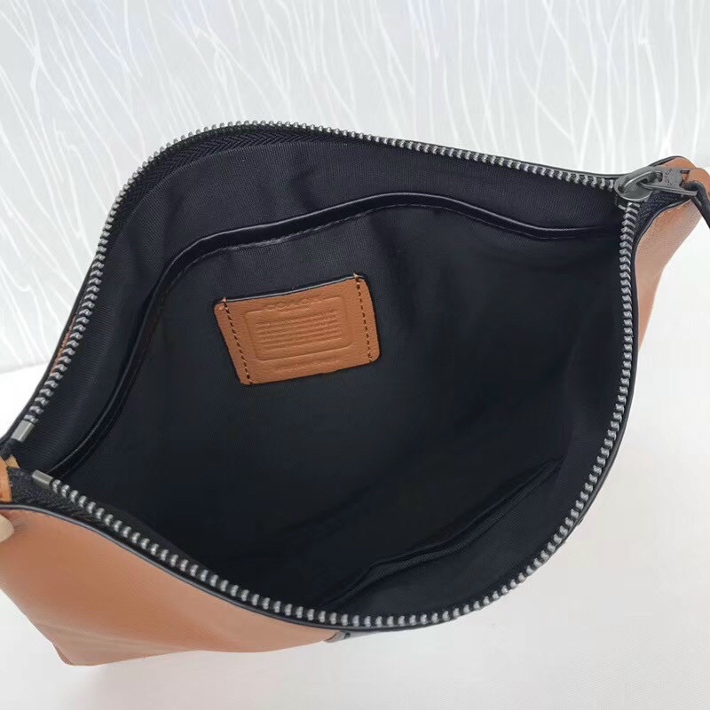 Sale Clutch Coach da thật cho nam đẹp lắm