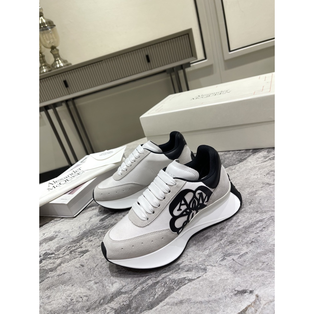 Giày thể thao thời trang nữ cao cấp 𝗔𝗹𝗲𝘅𝗮𝗻𝗱𝗲𝗿 𝗠𝗖𝗾𝘂𝗲𝗲𝗻 sành điệu, năng động