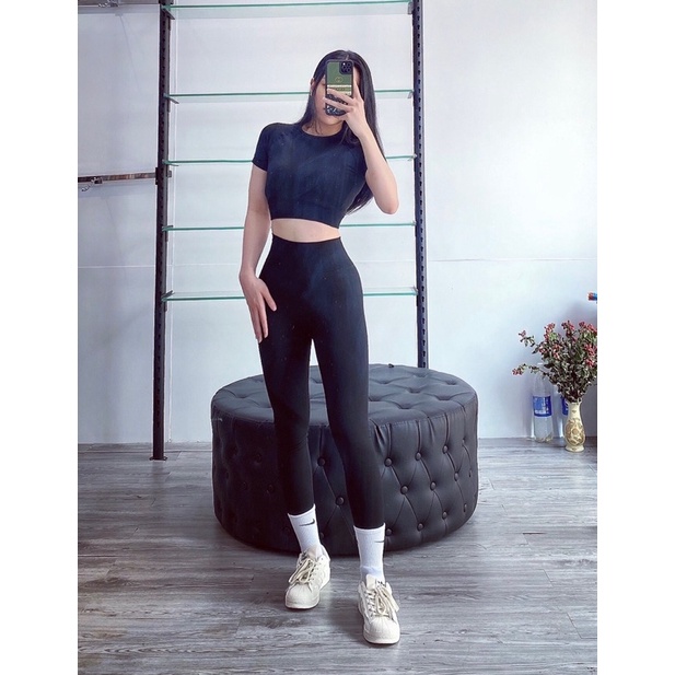 Set quần áo tập gym nữ BT áo croptop + quần legging thâm hút mồ hôi