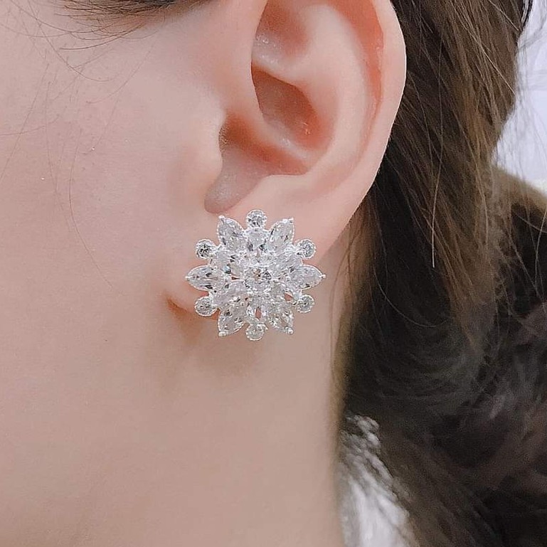 Bông tai bạc Bông Hoa bản to đính đá lấp lánh sang chảnh_van jw