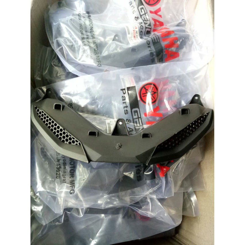 Demi lưới tổ ong gắng xe máy exciter 150.