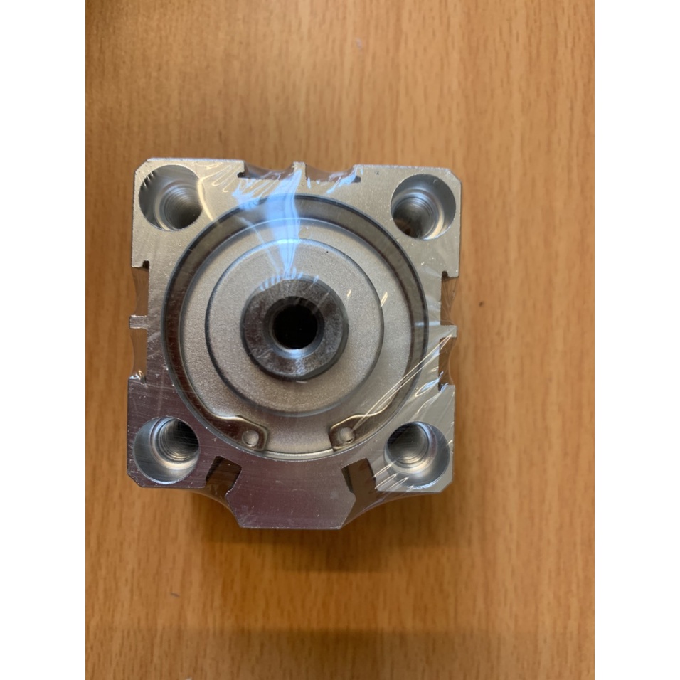 Xy lanh Airtac SDA40x10