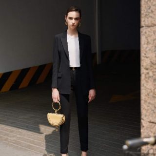 Vest nữ quần bo gấu